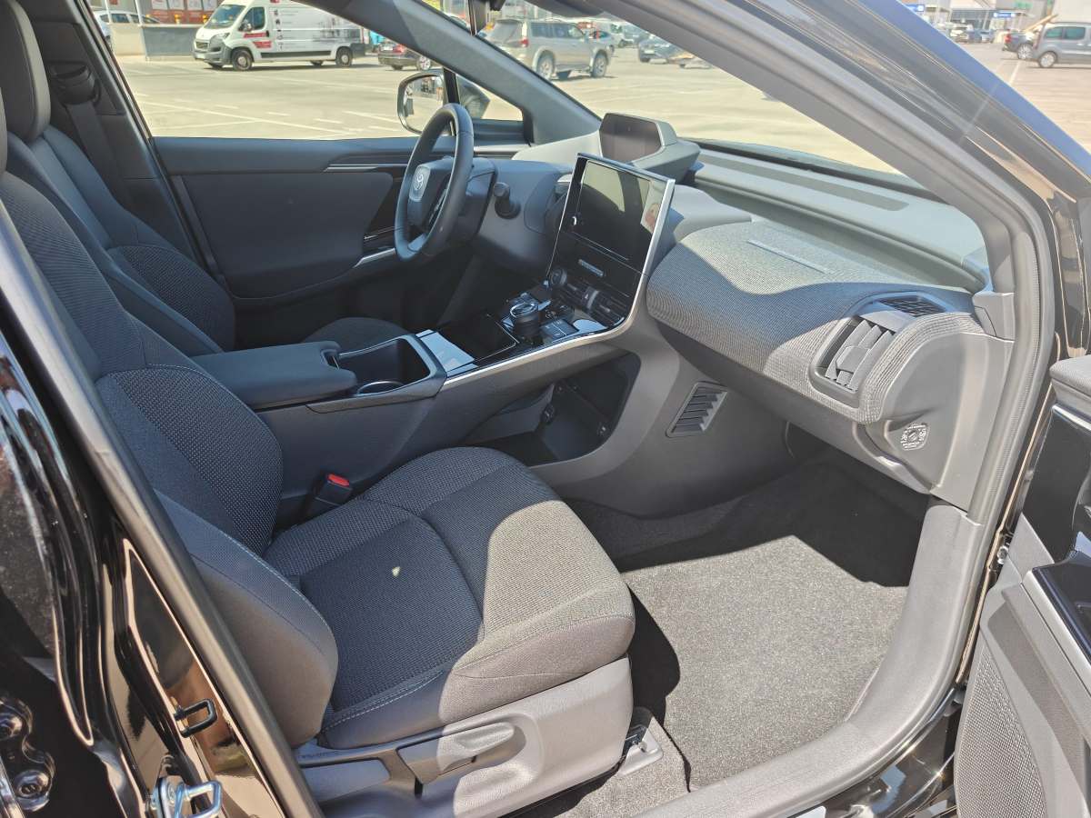 TOYOTA bZ4X EV Advance 204cv - 2025