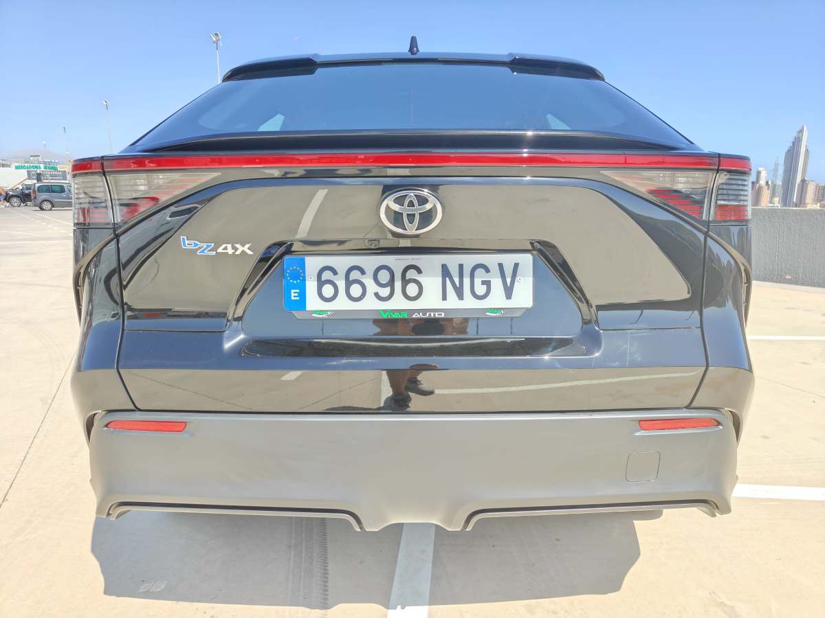 TOYOTA bZ4X EV Advance 204cv - 2025