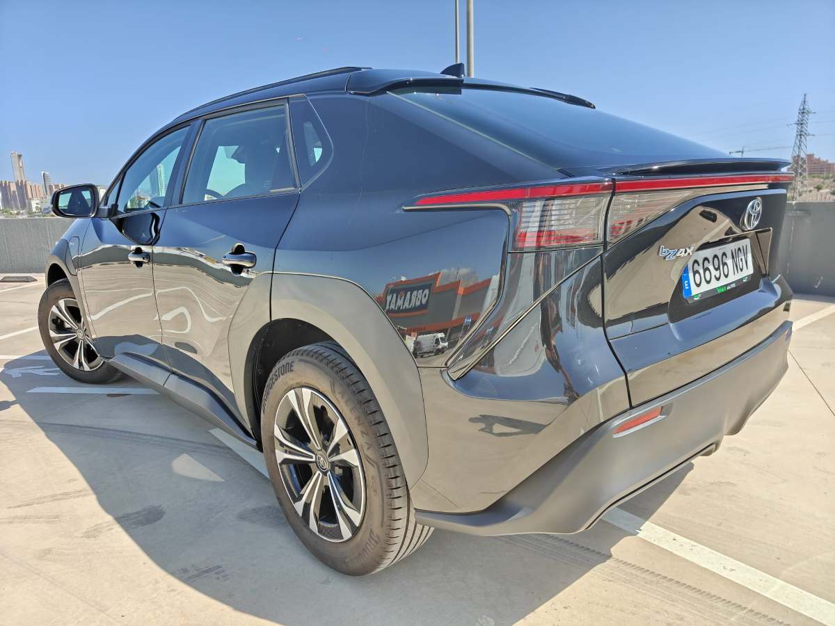 TOYOTA bZ4X EV Advance 204cv - 2025